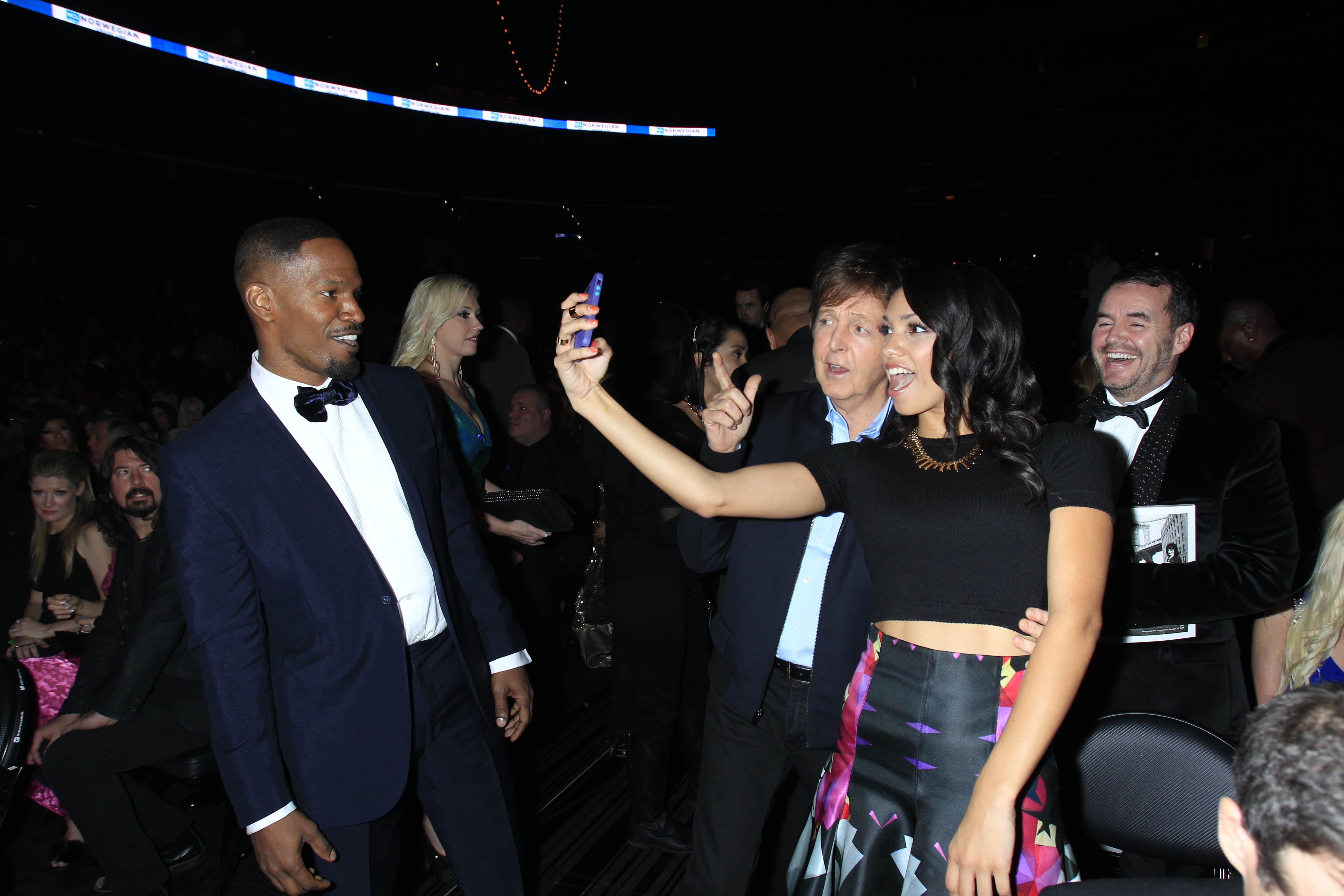 Selfie With Paul McCartney - GRAMMYs 2014 - CBS.com
