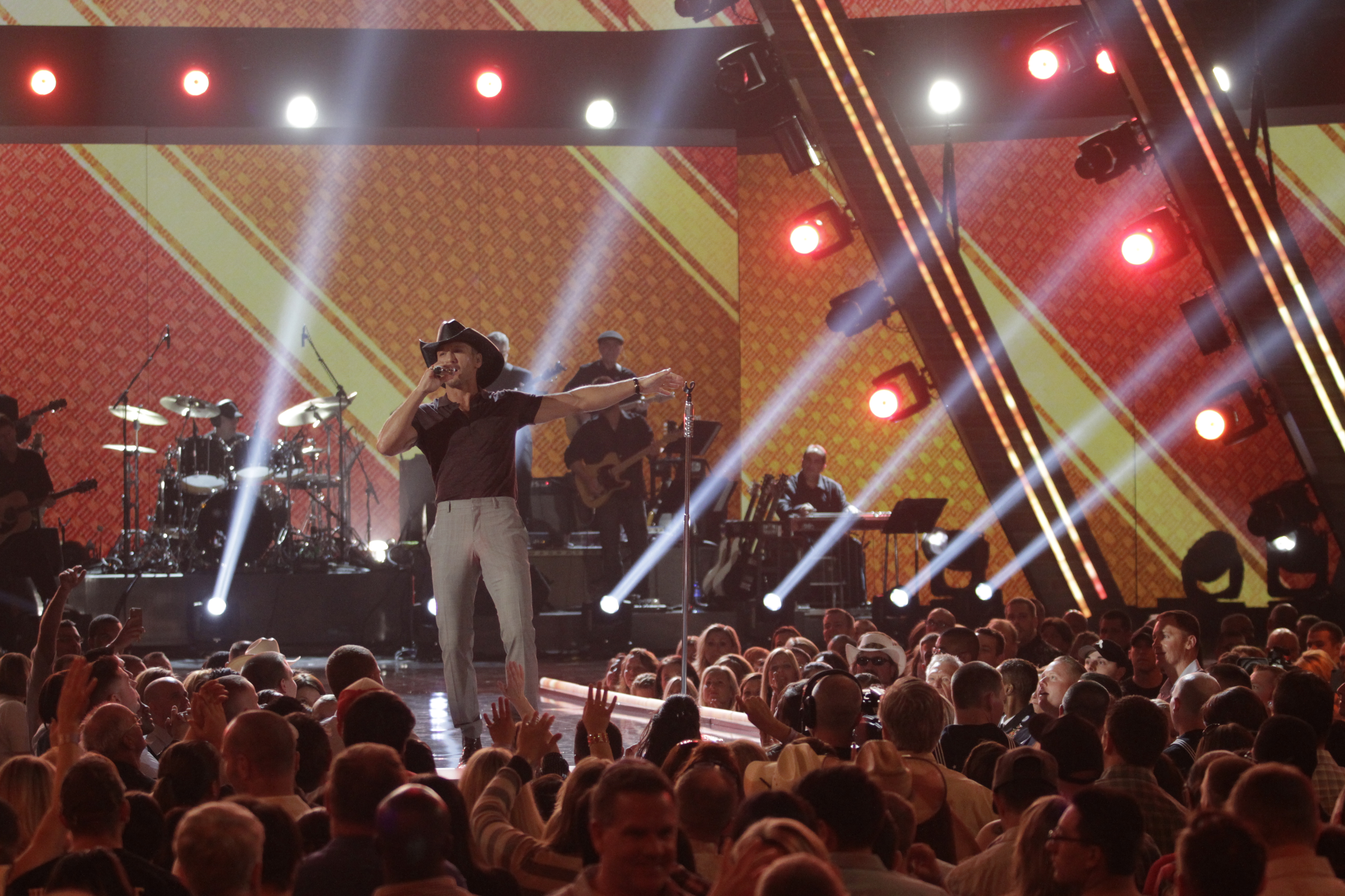 ACM Presents: An All-Star Salute To The Troops