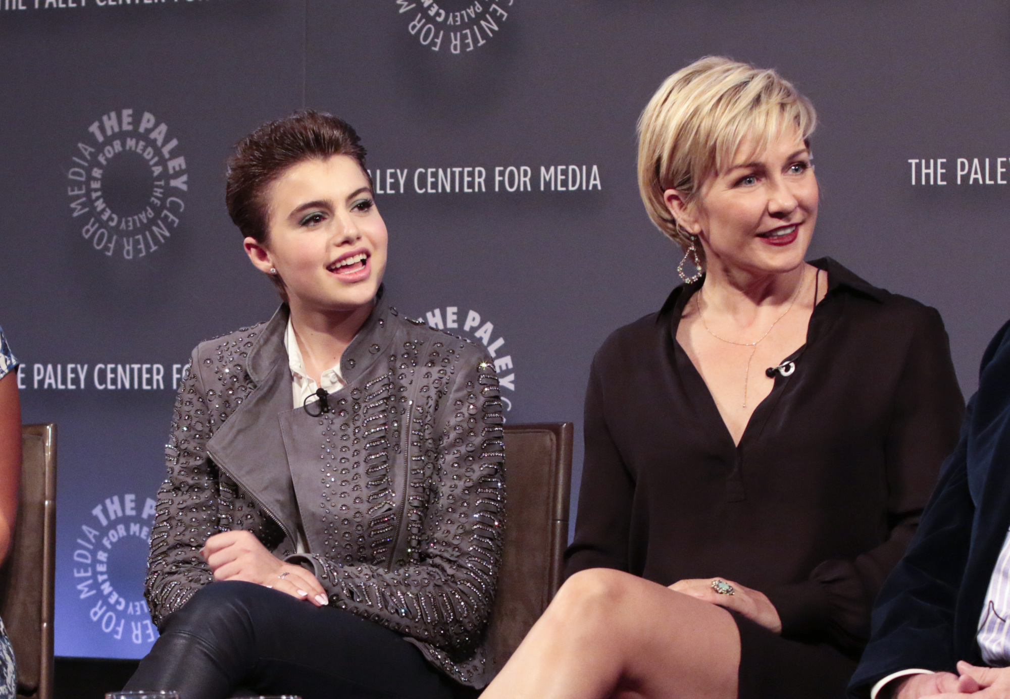 6. Sami Gayle and Amy Carlson have awesome hairdos.
