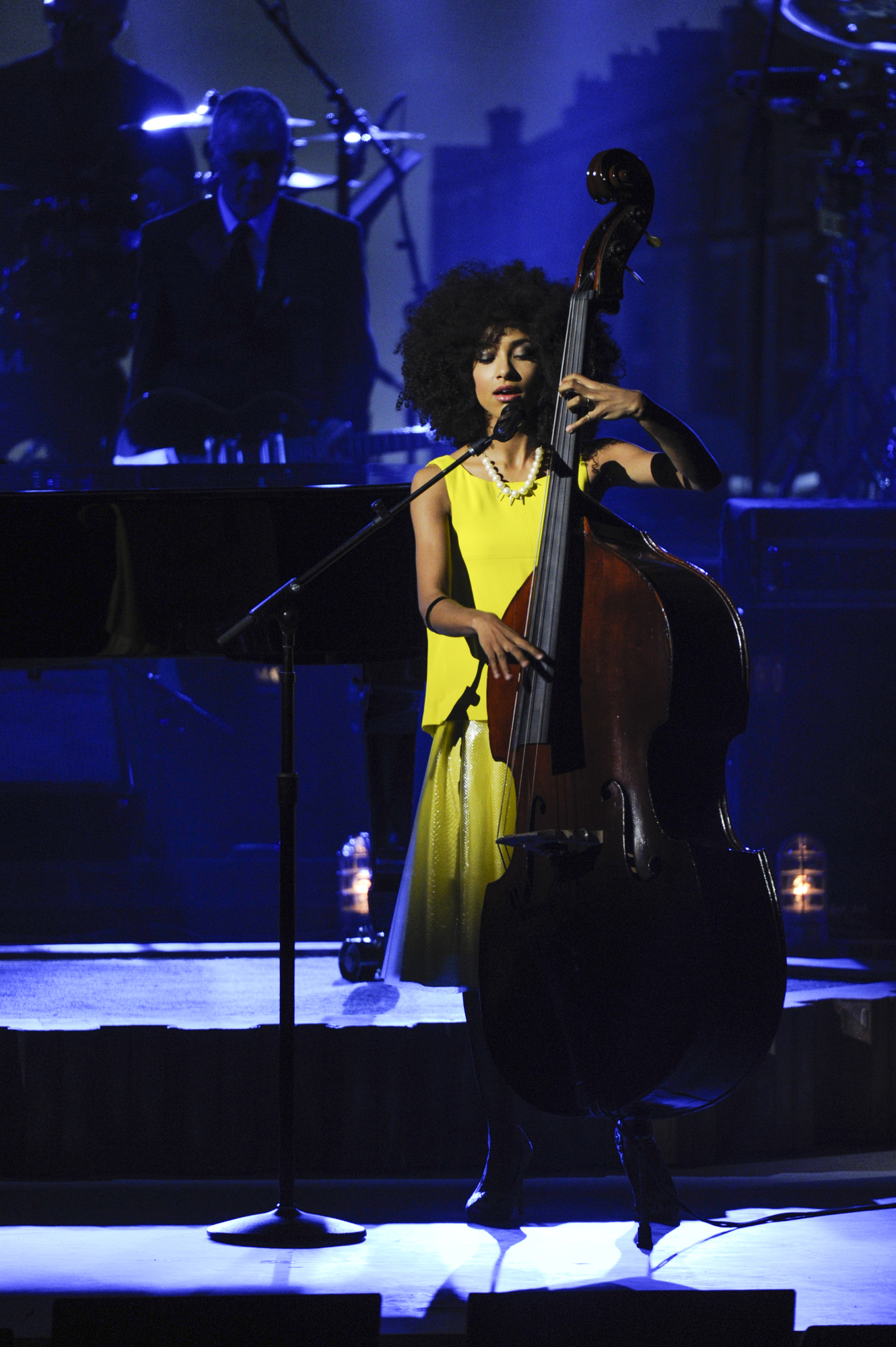 Esperanza Spalding Sings and Plays Bass
