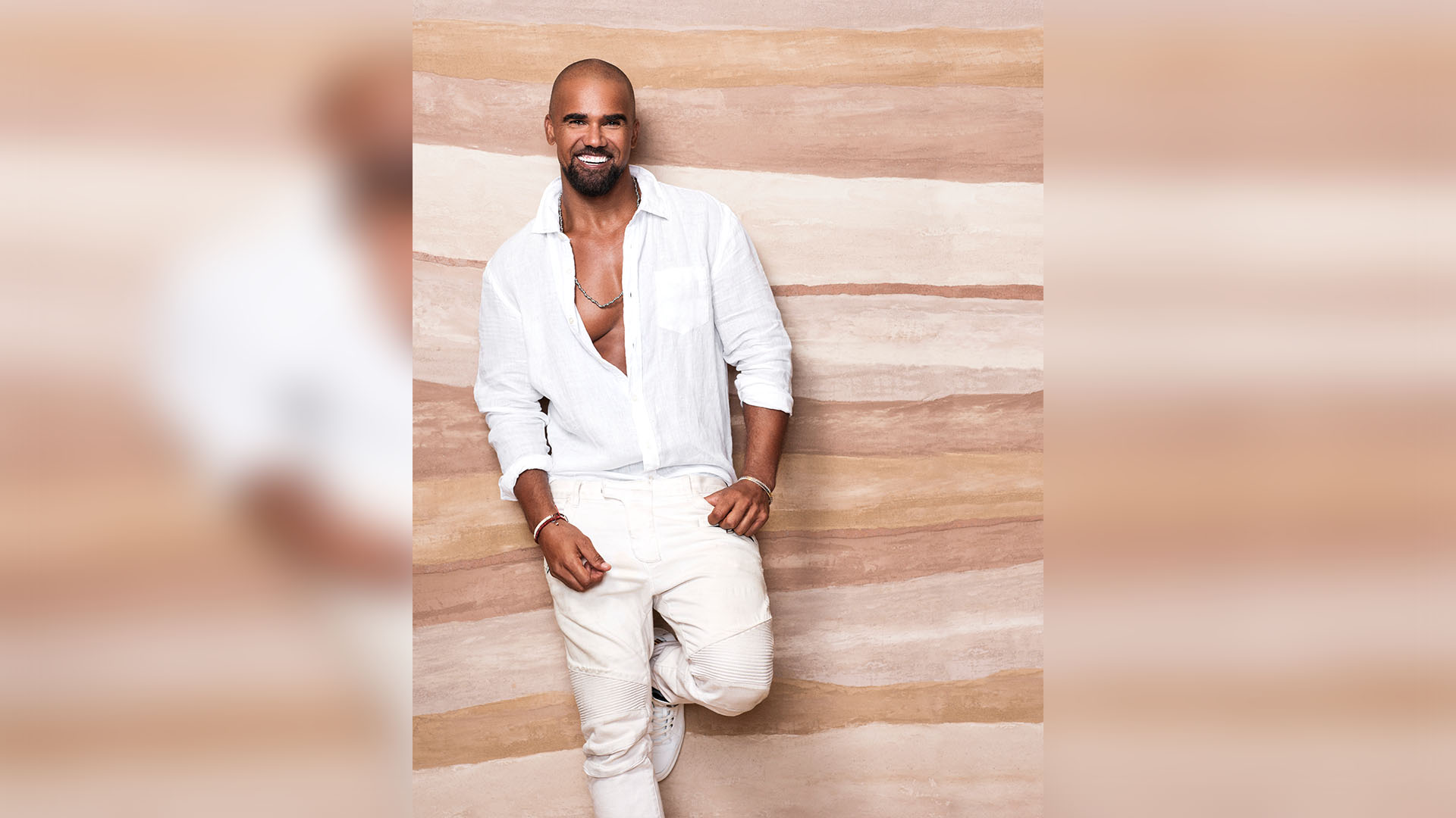 See these hot new Shemar Moore pics before anyone else