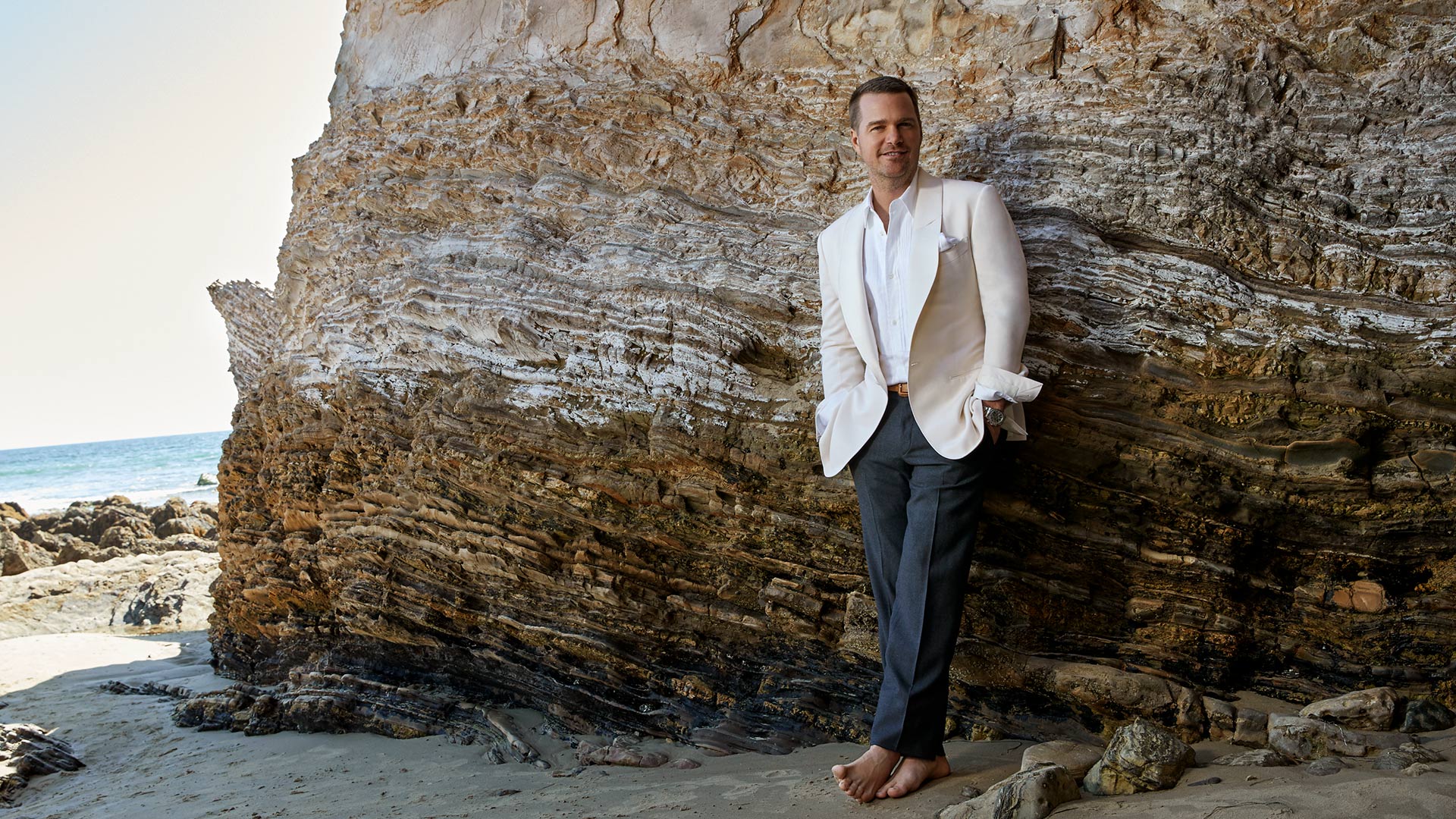 Chris O'Donnell puts his toes in the sand