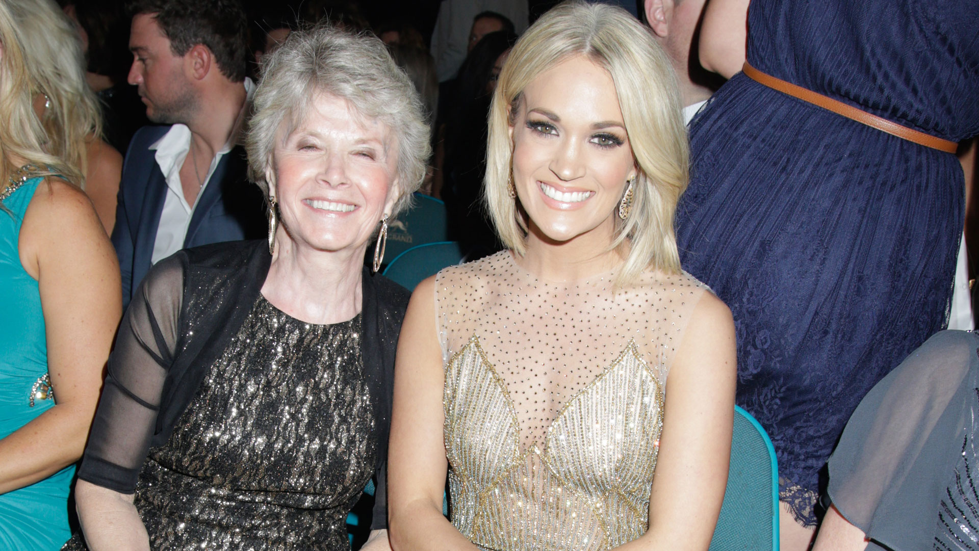 Carrie Underwood took her mom, Carole, as her guest to the 2016 ACM Awards.