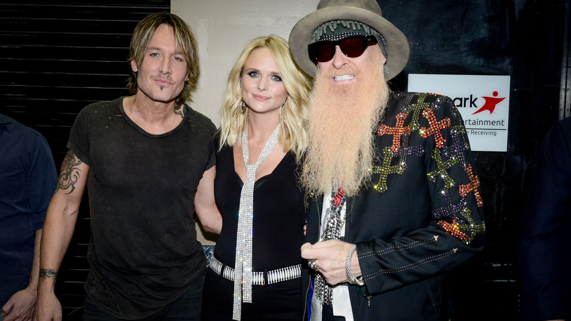 Keith Urban, Miranda Lambert, and ZZ Top guitarist Billy Gibbons hugged backstage before performing 