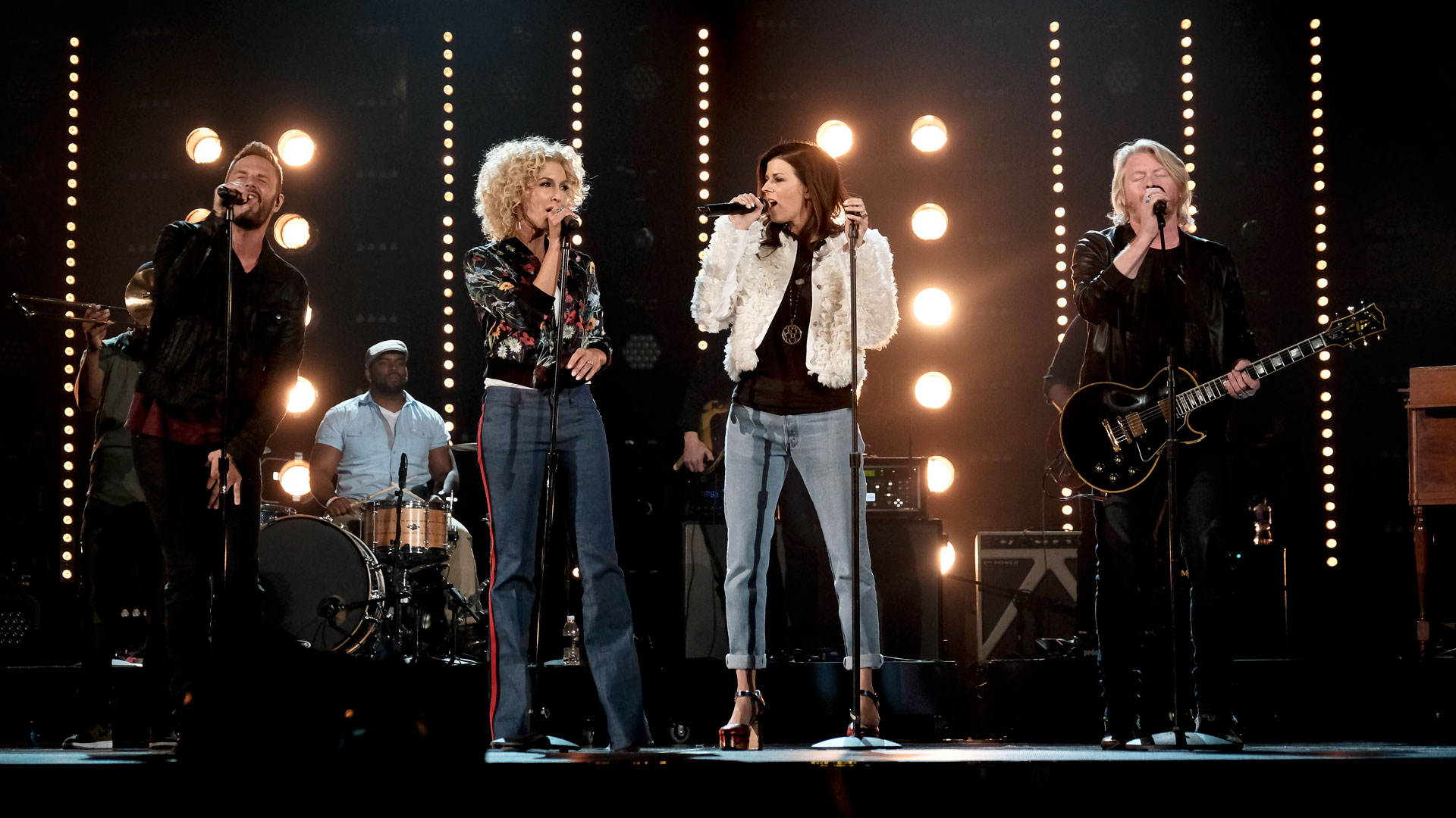 Little Big Town harmonize like pros during their 2016 ACM rehearsals. 