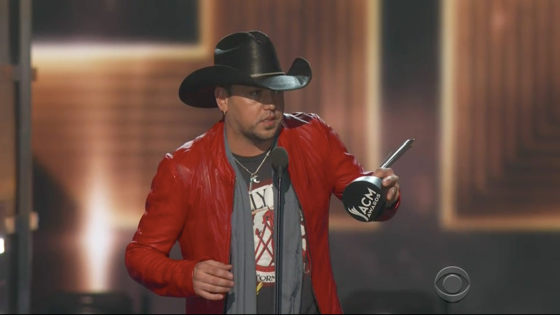 Jason Aldean wins Entertainer Of The Year at the 52nd ACM Awards