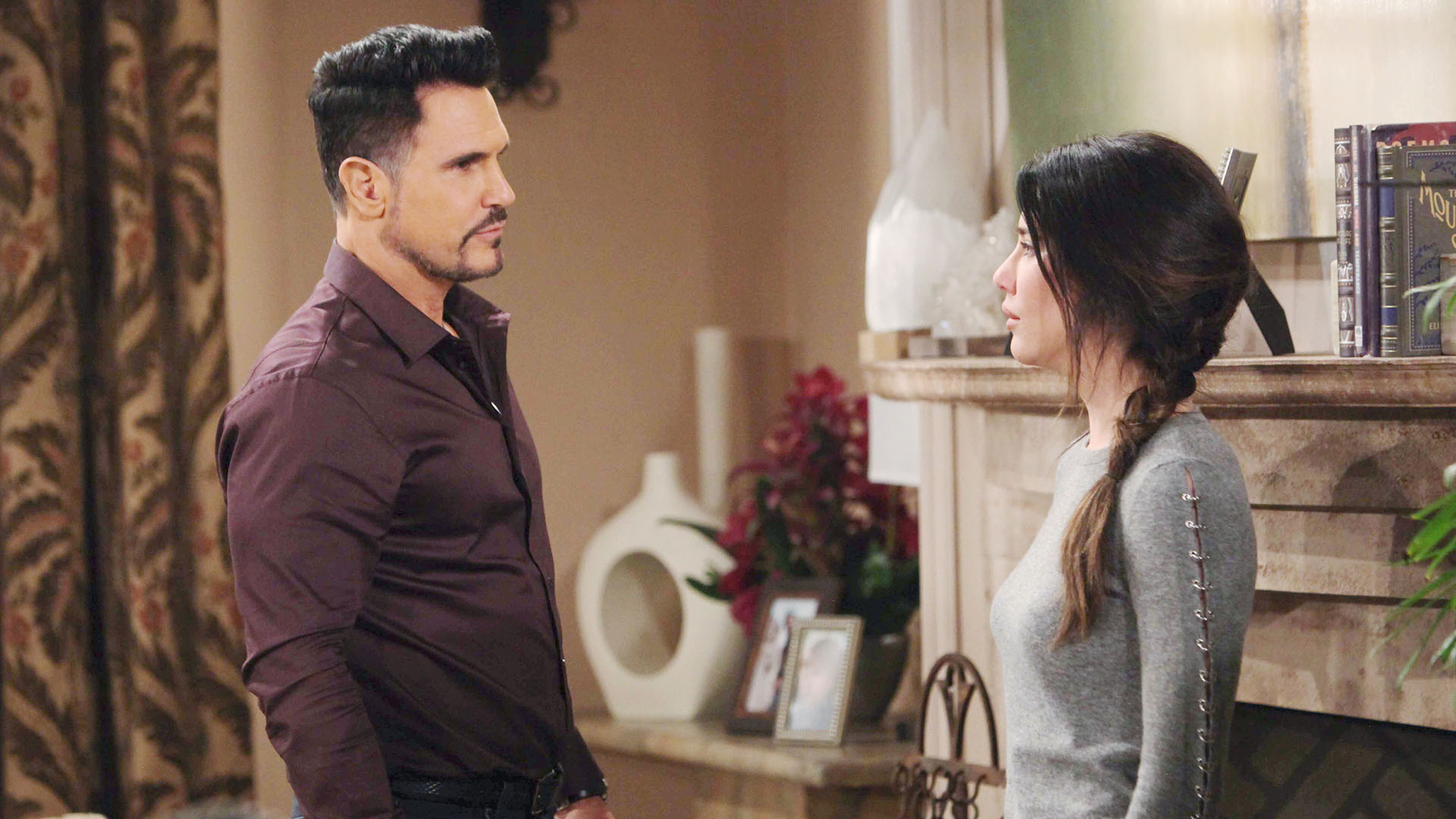 Bill warns Steffy of the huge price they both will pay if their secret is revealed.