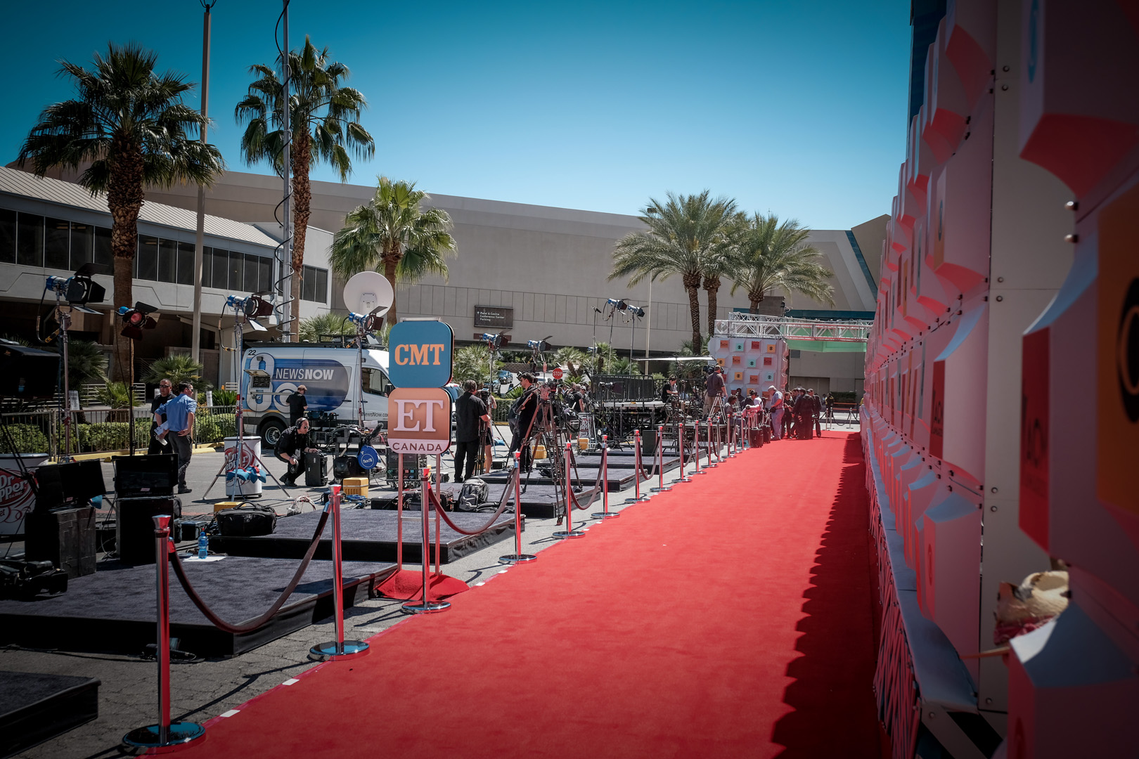 2016 ACMs: Red Carpet
